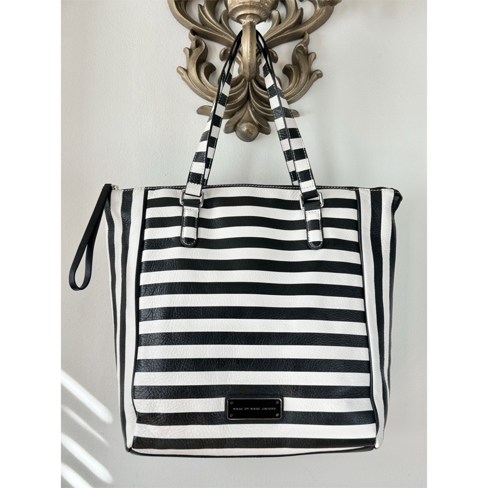 $450 Marc by Marc Jacobs 100% Leather Black White Striped Women’s Tote Bag